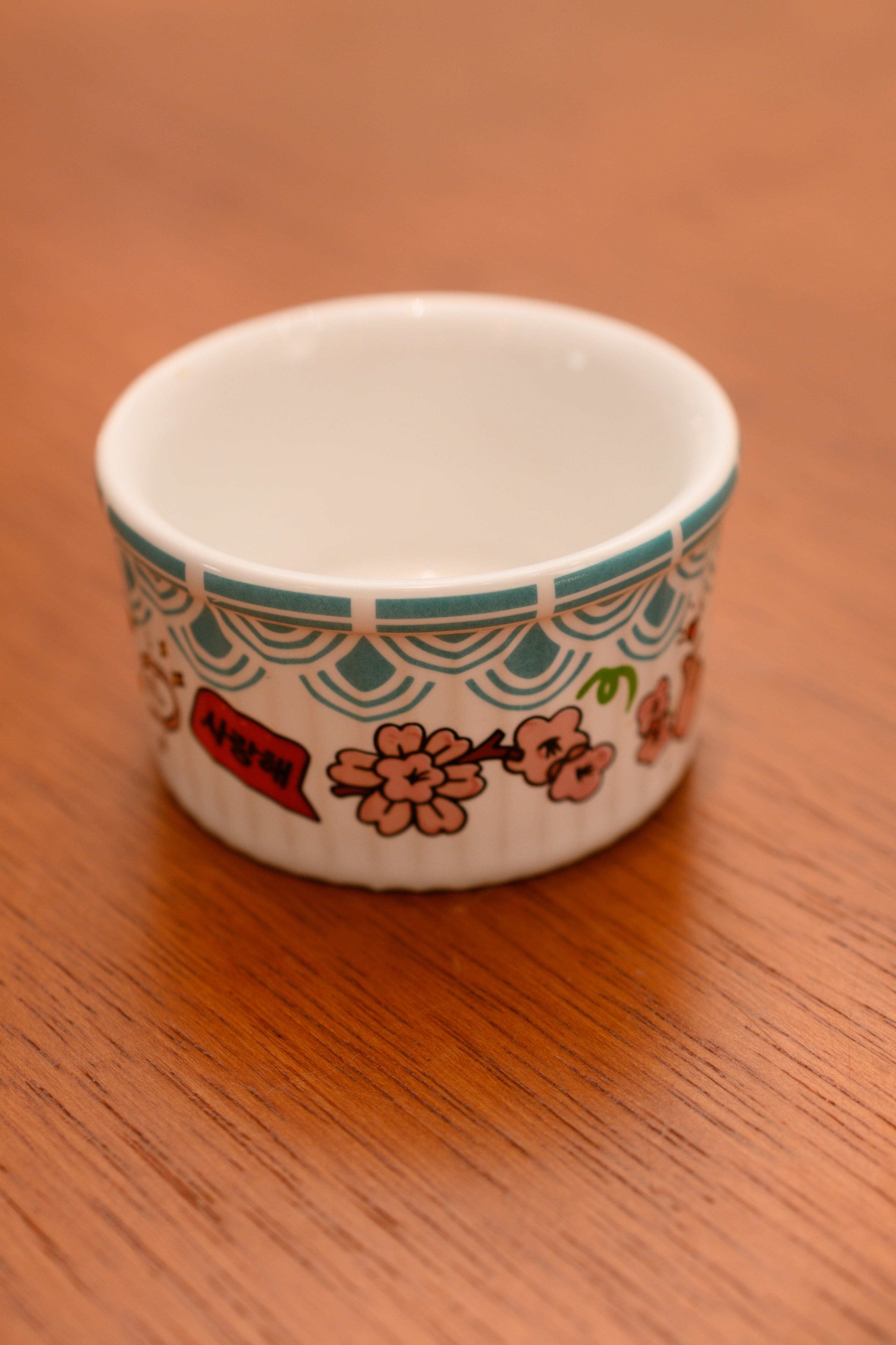 RAMEQUINHO COREANO CERÂMICA DETALHE AZUL C/ ESTAMPA DE FLORES SHIMIDT M 100ML