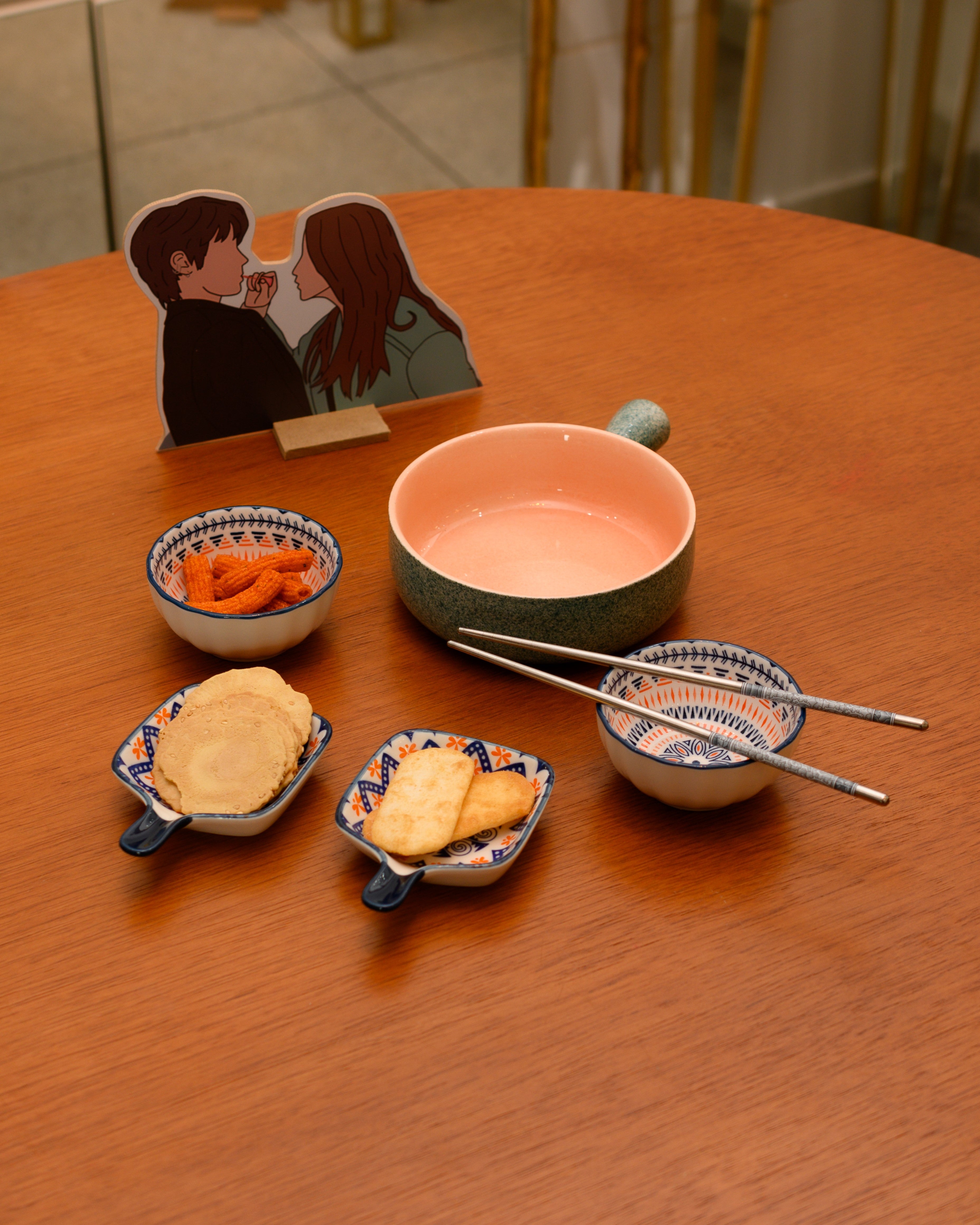 KIT DORAMA BOWL RAMEON  CABO CERÂMICA ROSA/VERDE MINI BOWL ESTAMPA DIVERSA E HASHI EM FLORES REUTILIZÁVEL 06PÇS- DBL