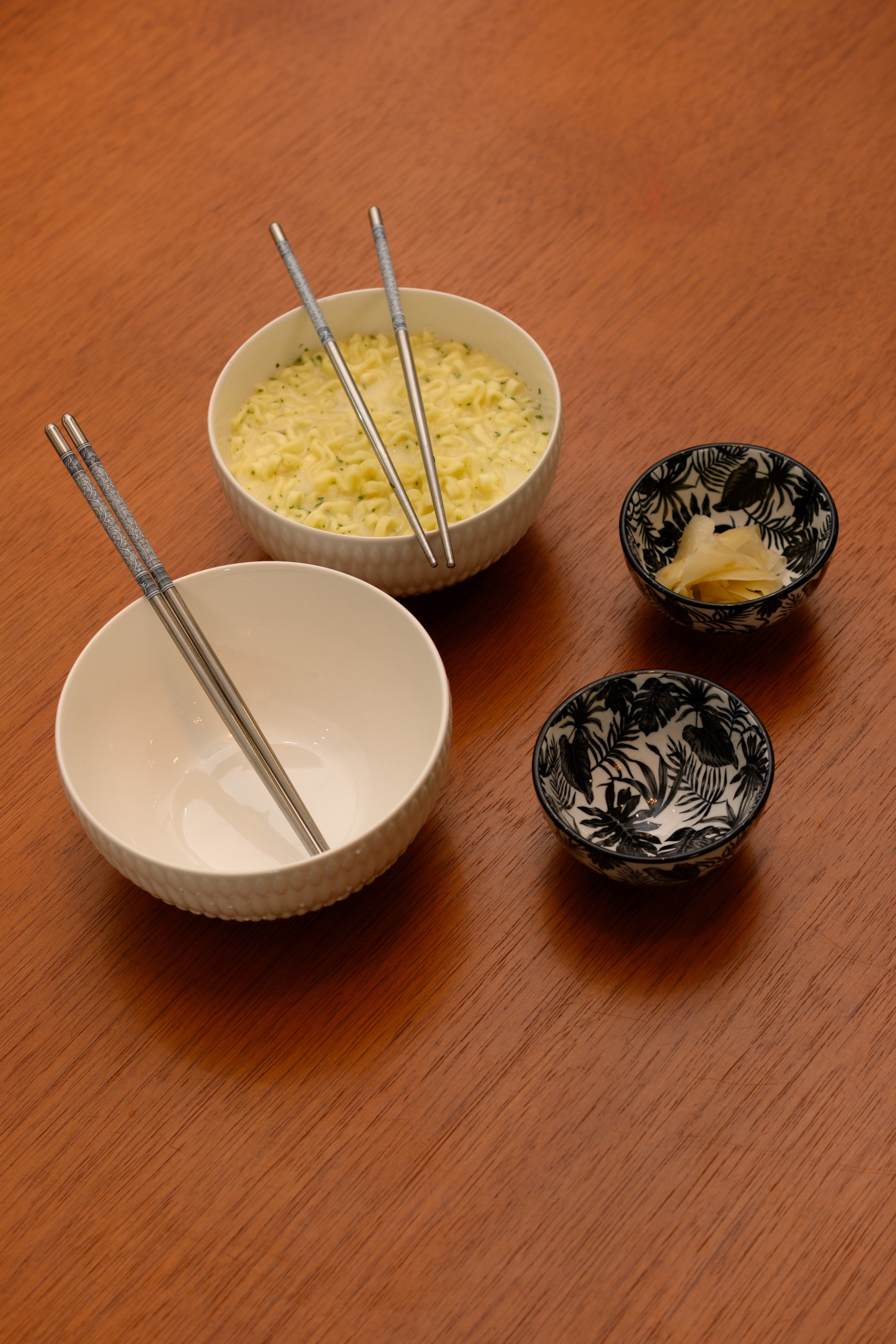 KIT COREANO RAMEON BOWL BRANCO  MINI BAWL PORCELANA ESTAMPA DIVERSA COLORIDA 6PÇS - DBL