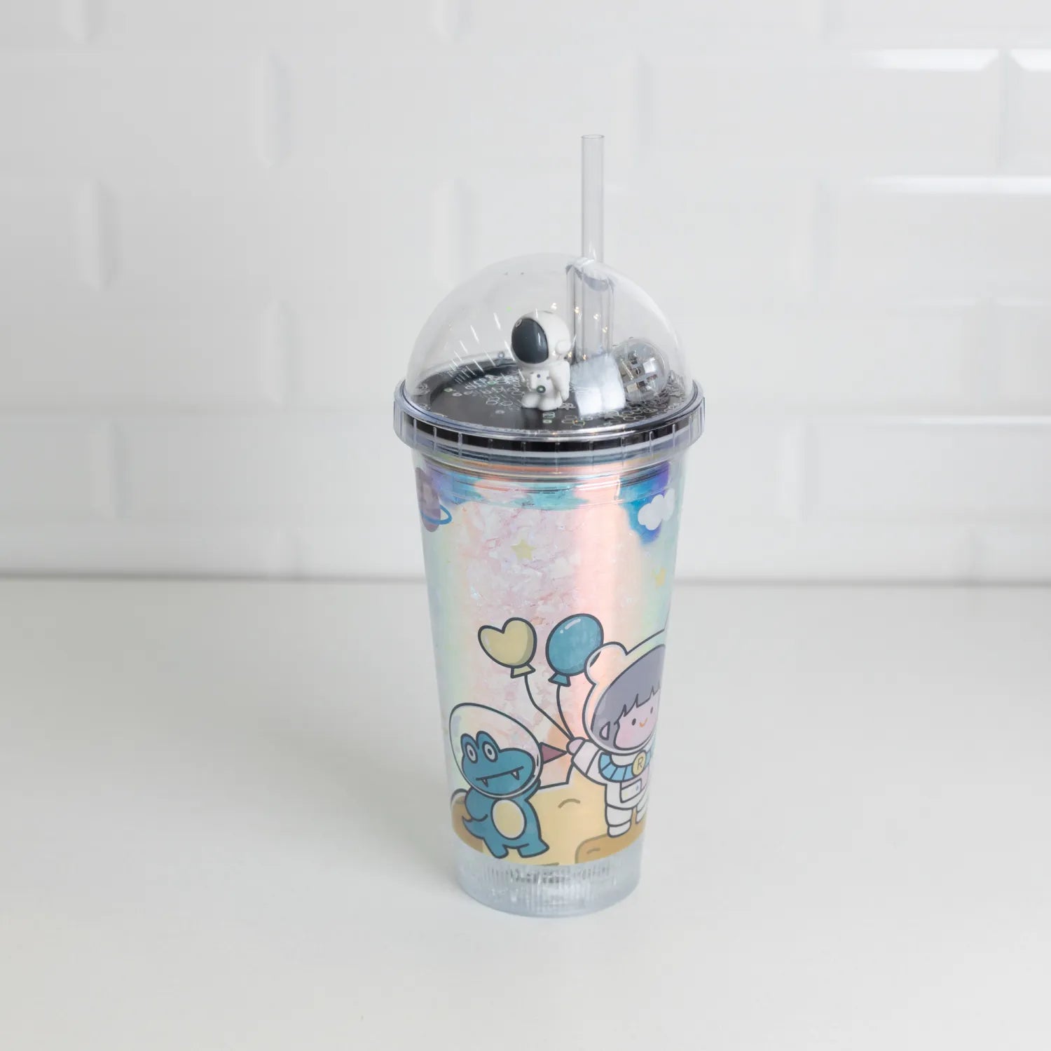 COPO DECORATIVO DE PLASTICO COM CANUDO E LUZ LED ASTRONAUTA 460ML - LYOR