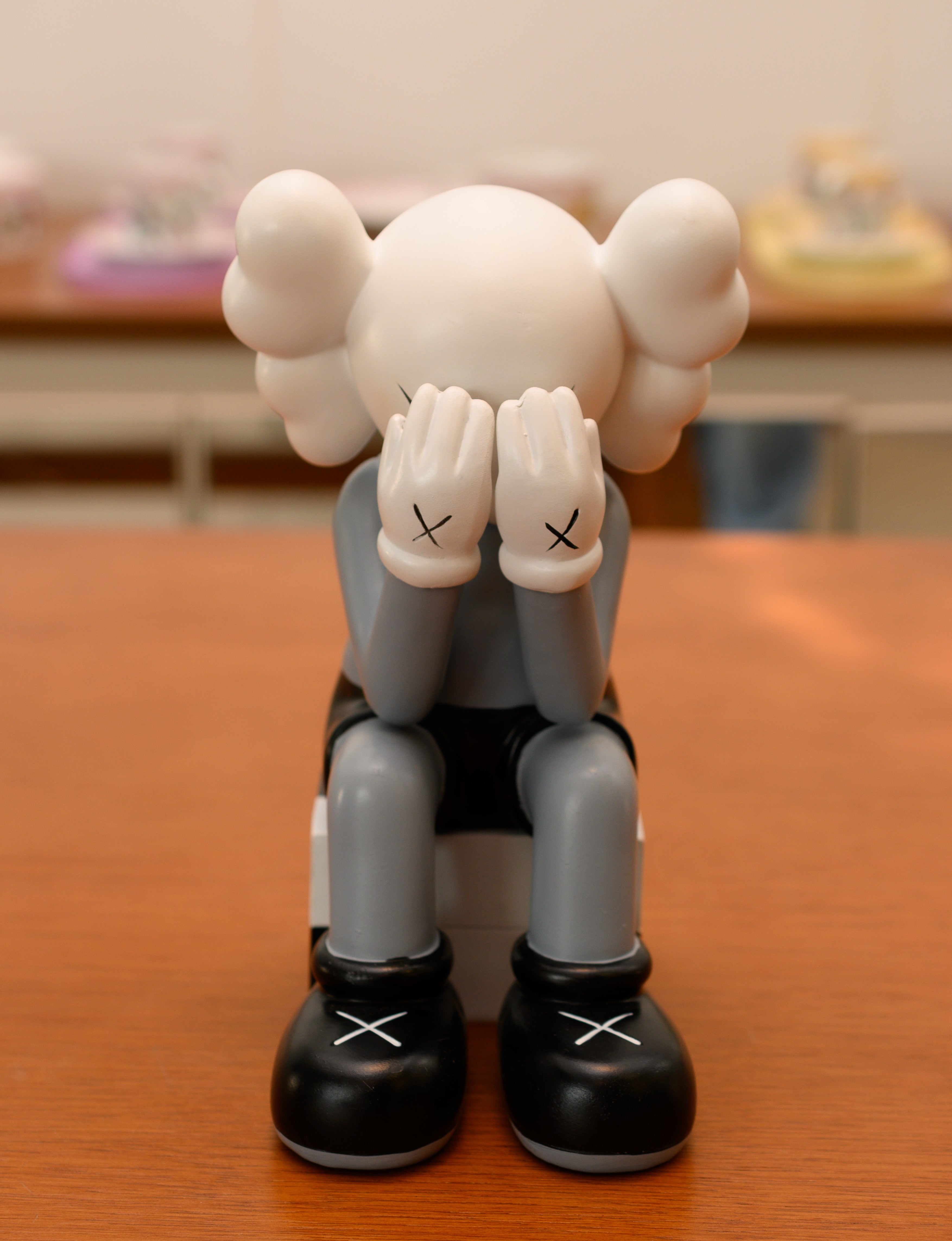 ESCULTURA KAW II SENTADO 9CM  - LUNNE